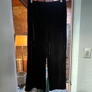 WHO WHAT WEAR Black Velvet Velour Wide Leg Pants. Women’s large.